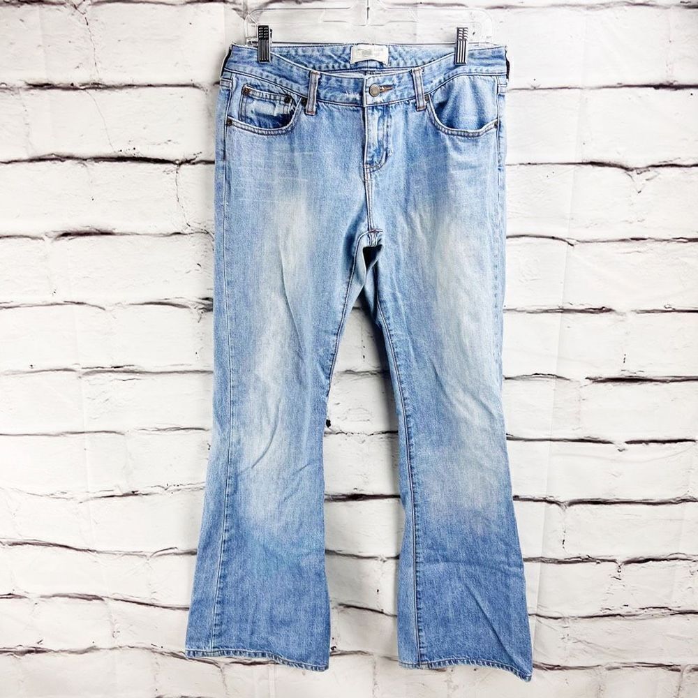 Abercrombie & Fitch flare leg‎ jeans 8 - Picture 2 of 8